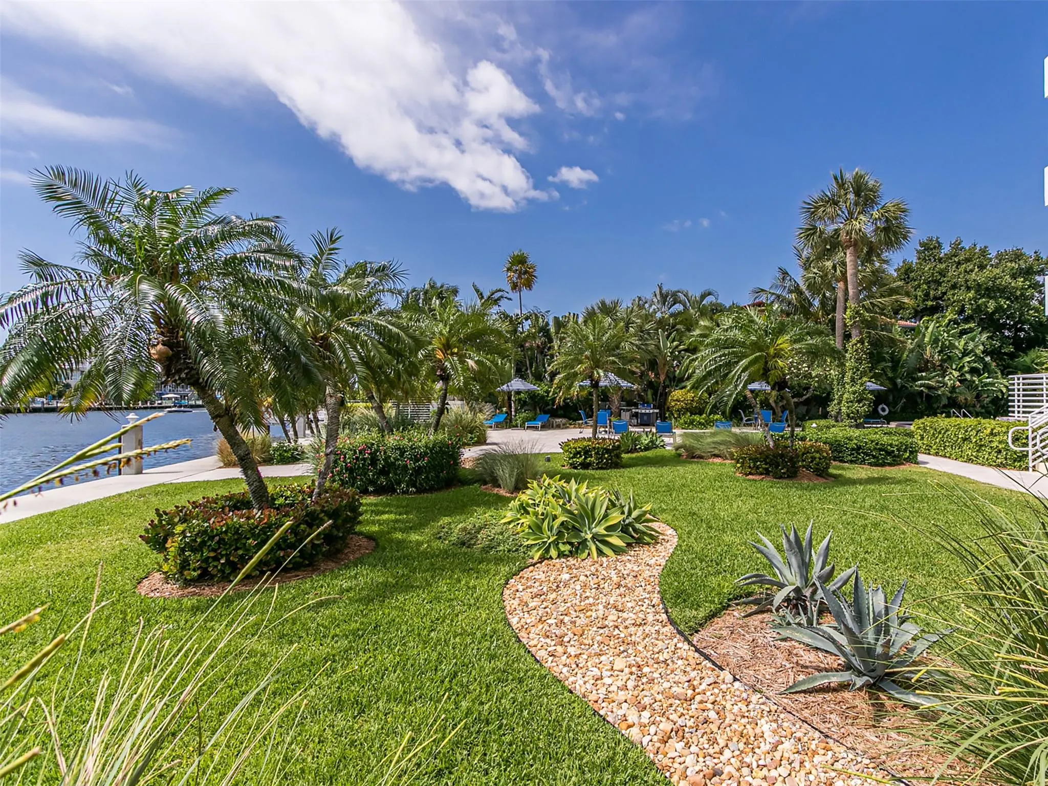 888 Intracoastal Dr, #14G