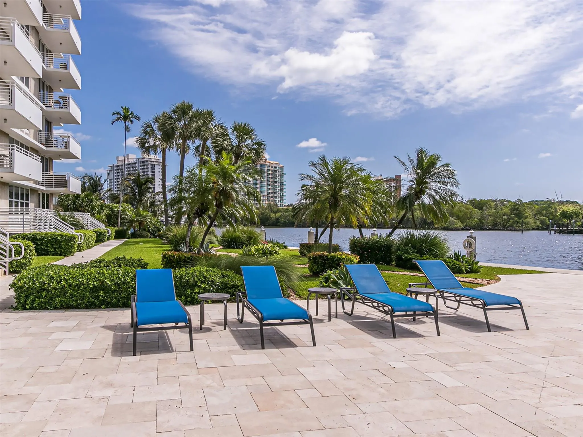 888 Intracoastal Dr, #14G