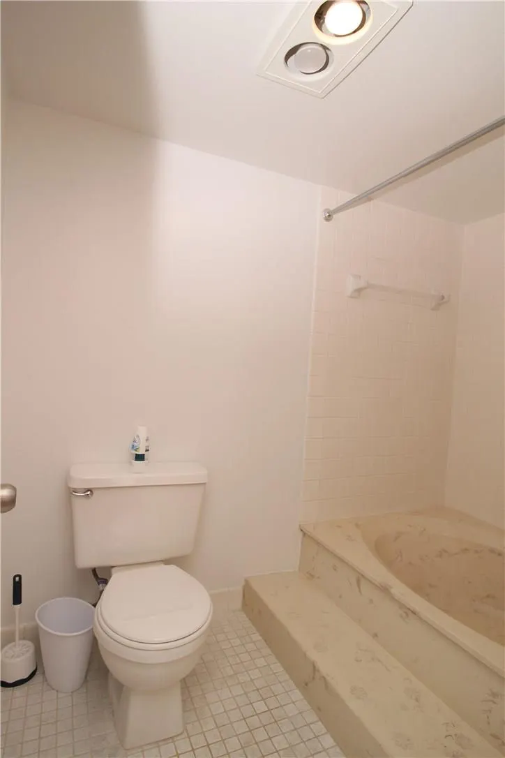 16171 Blatt Blvd, #404