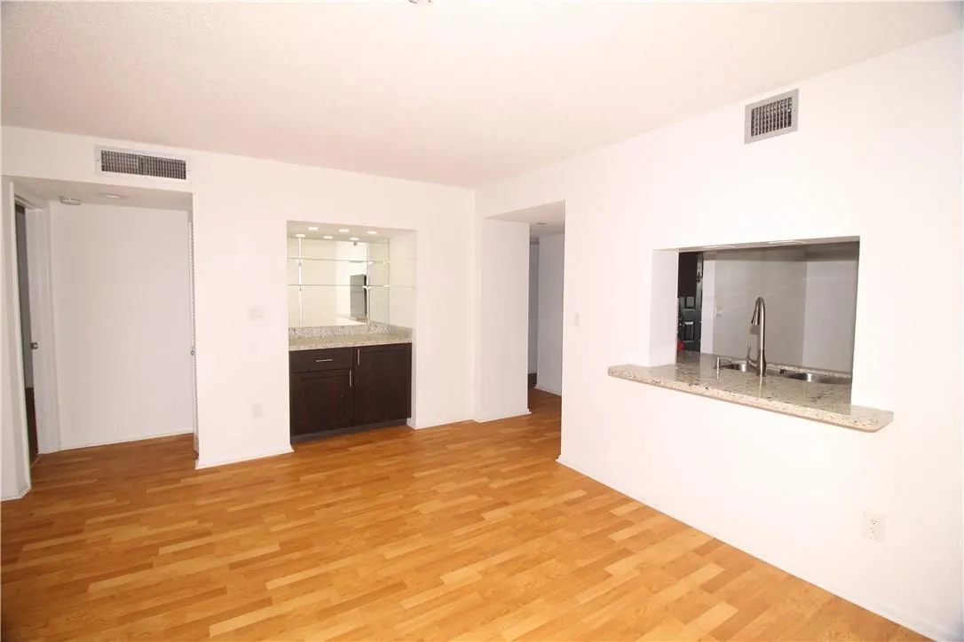 16171 Blatt Blvd, #404