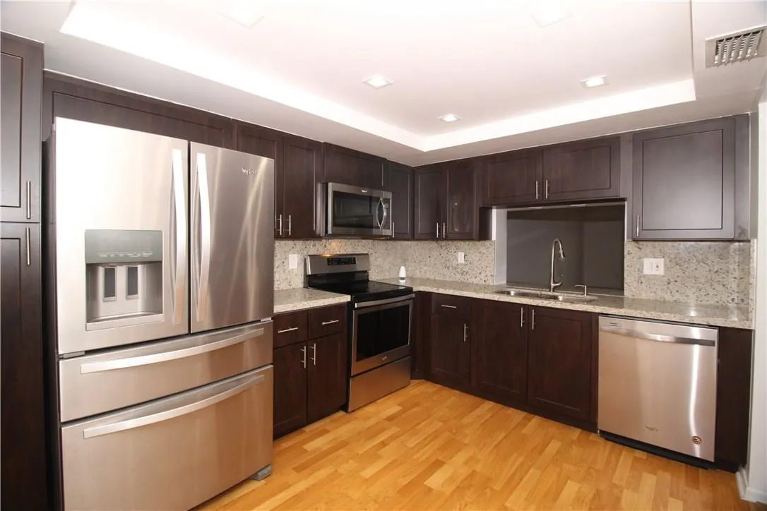 16171 Blatt Blvd, #404