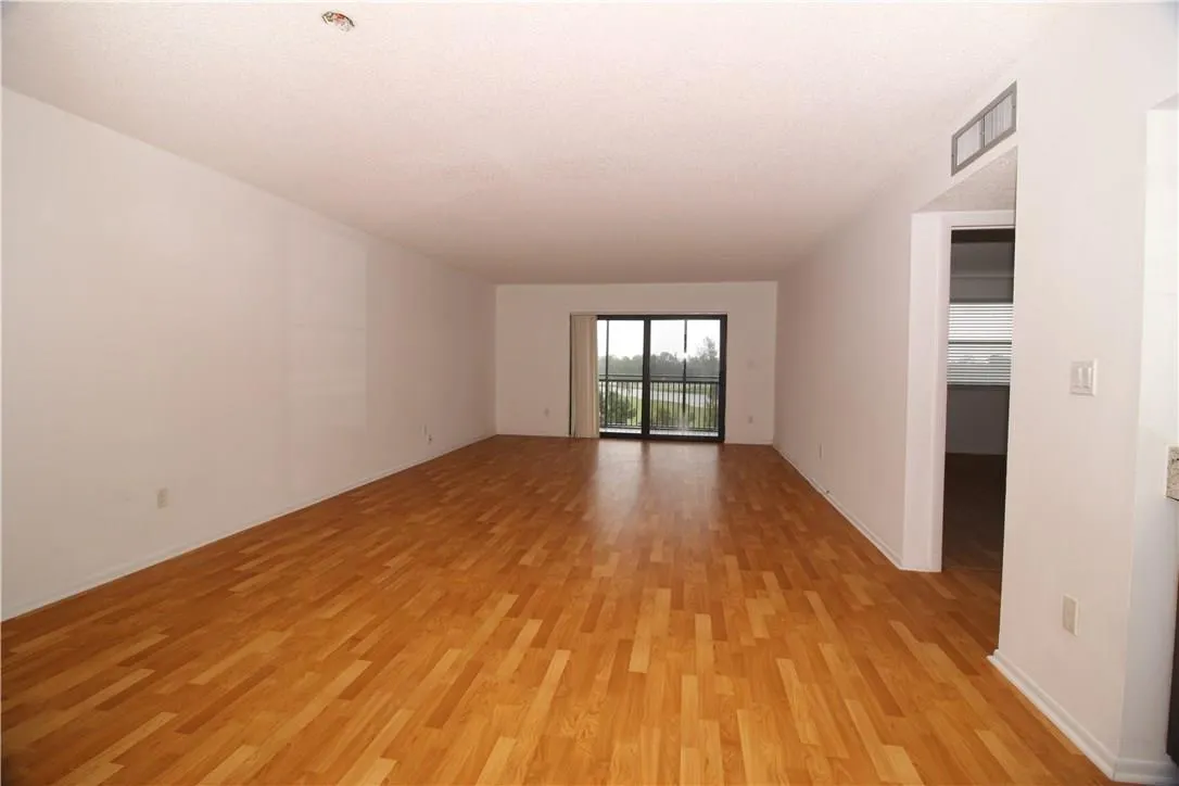 16171 Blatt Blvd, #404