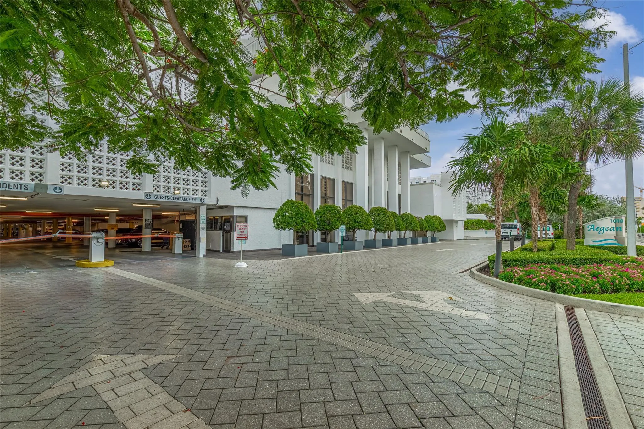 1010 S Ocean Blvd, #605