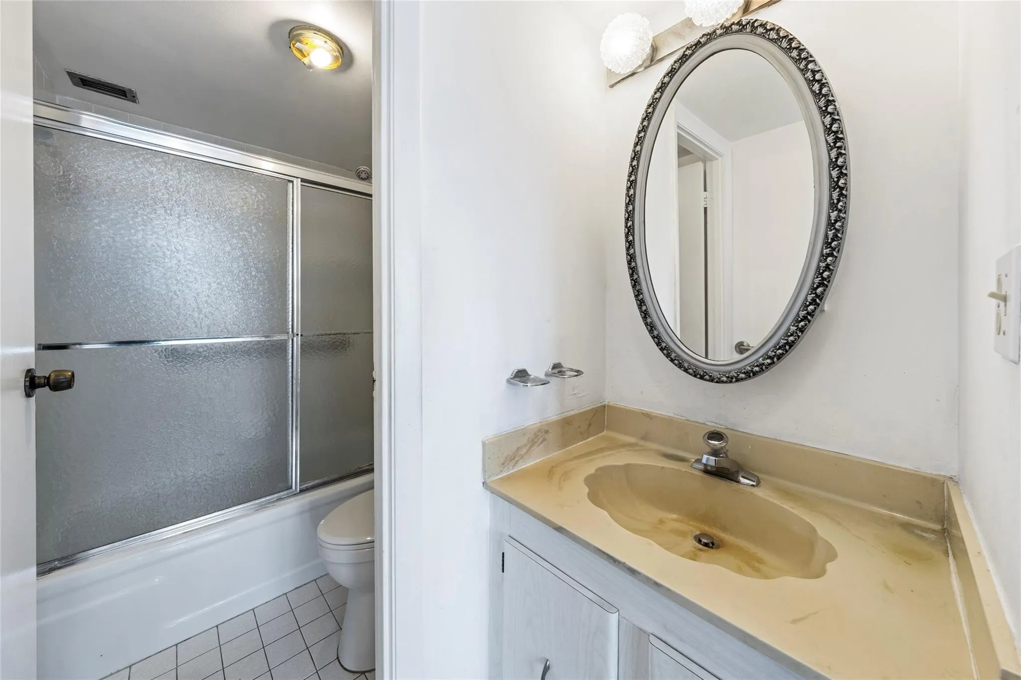 600 Three Islands Boulevard, #301