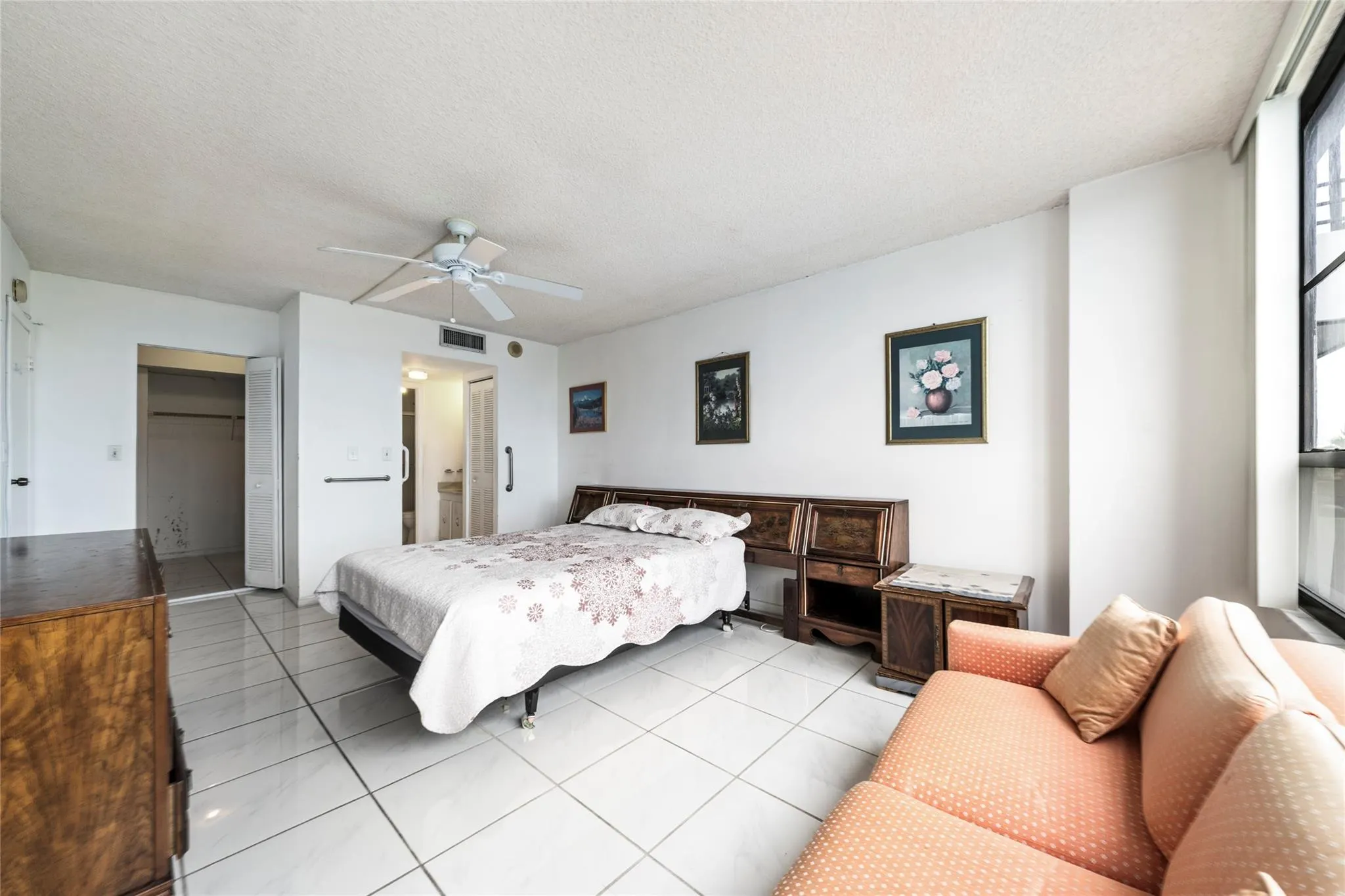 600 Three Islands Boulevard, #301