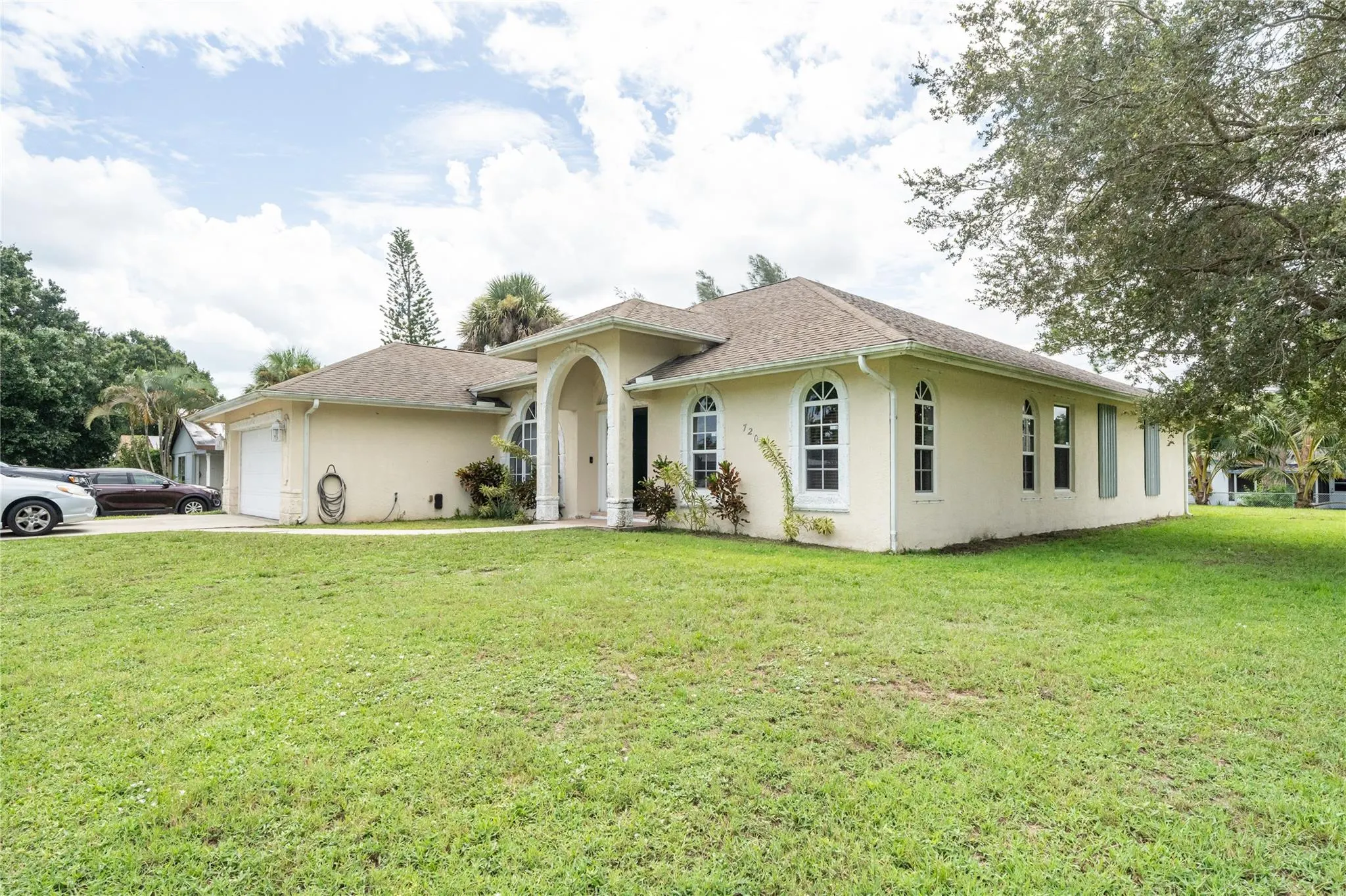 7205 Hibiscus Road