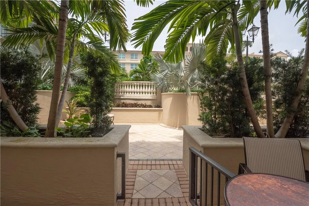 99 SE Mizner Blvd, #614