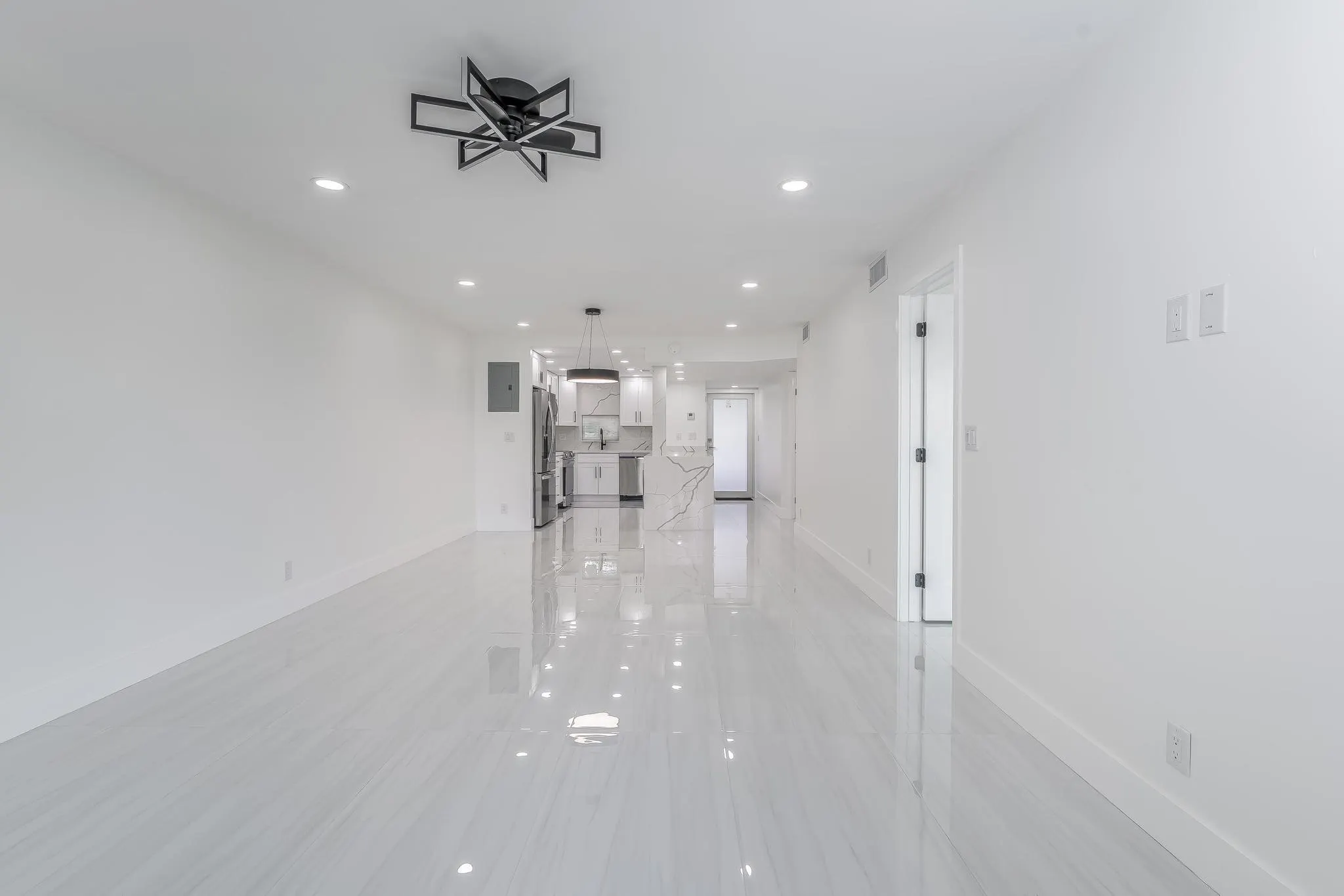 9811 N Hollybrook Lake Dr, #308