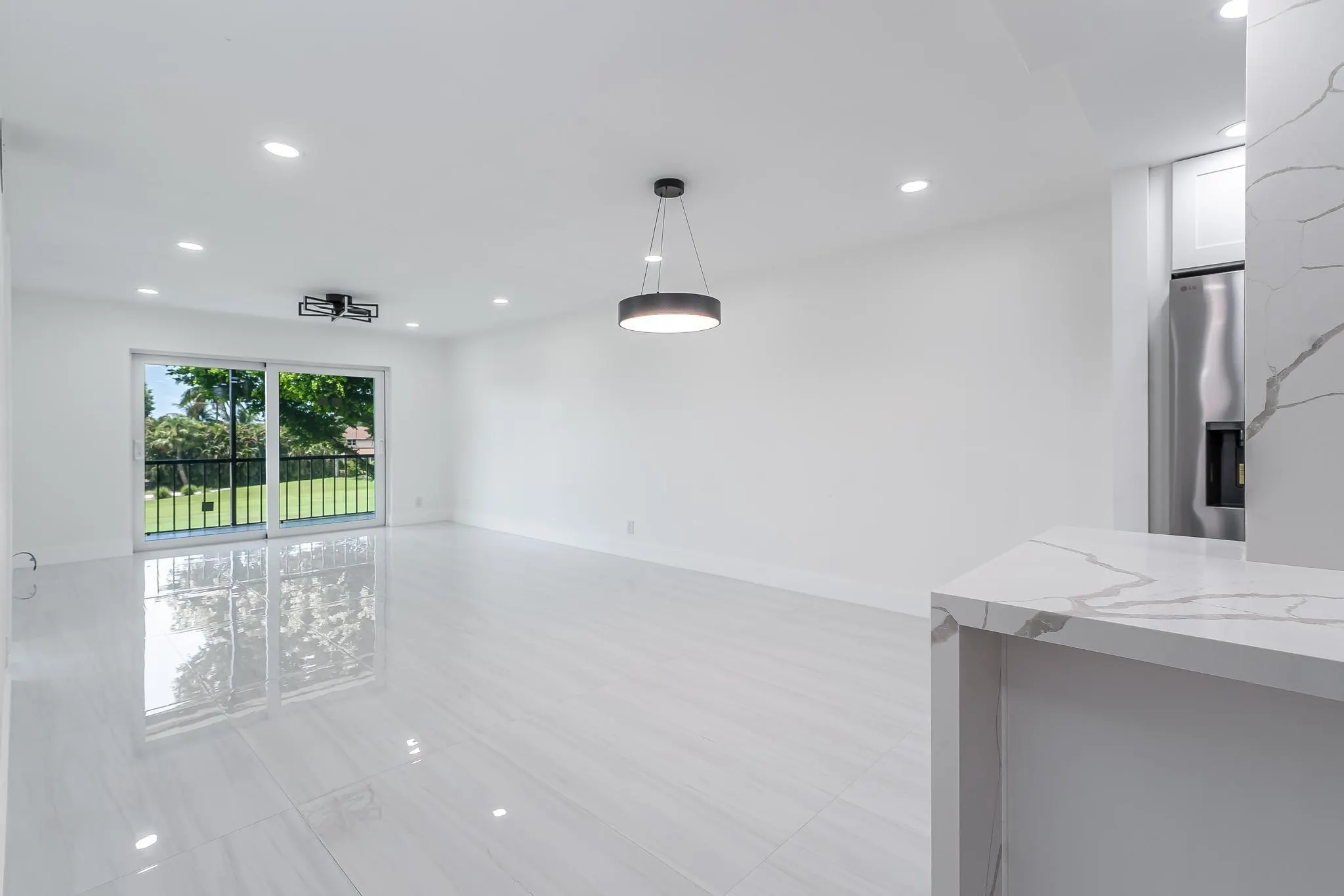 9811 N Hollybrook Lake Dr, #308