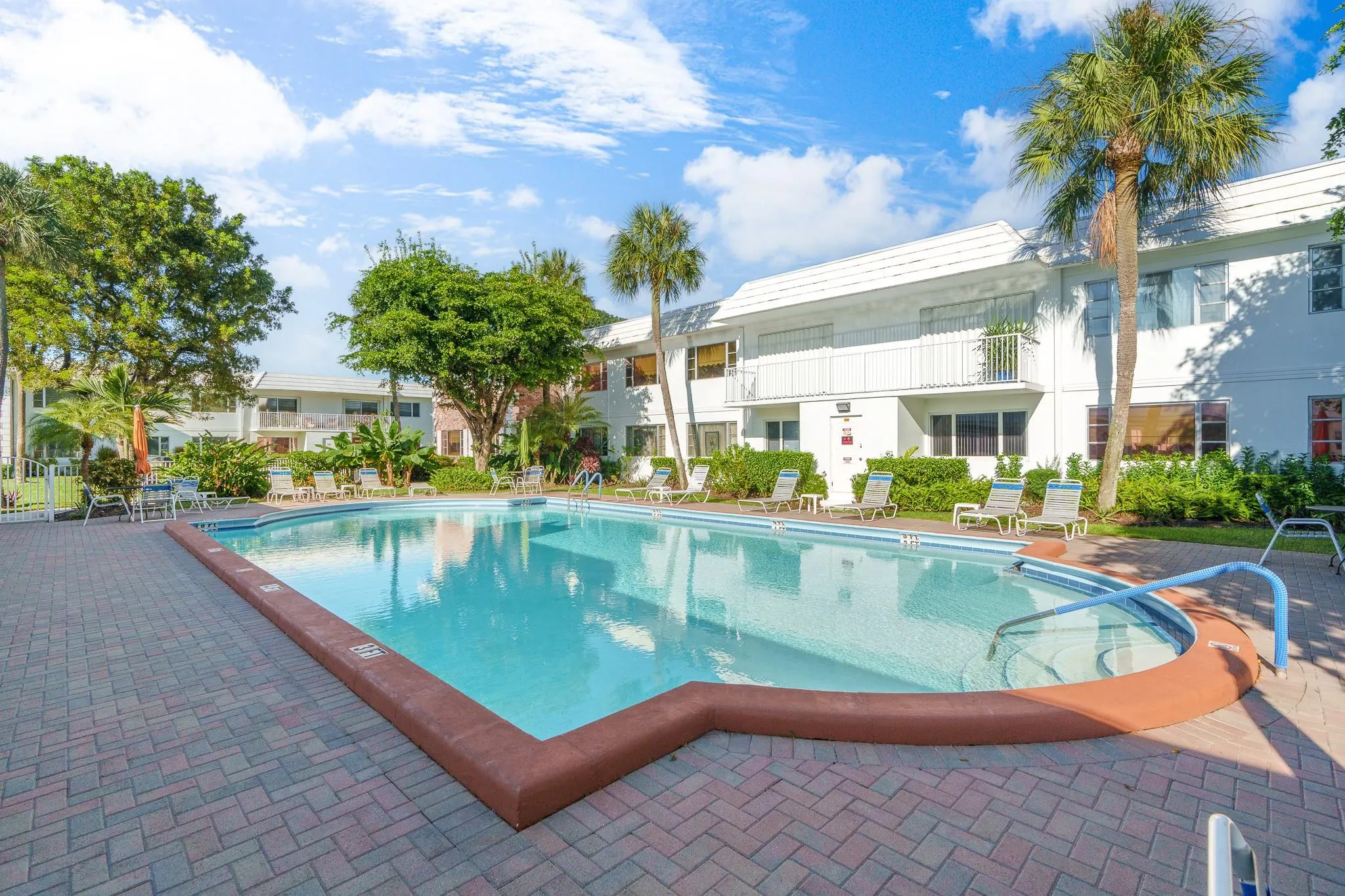 418 S Cypress Rd, #106