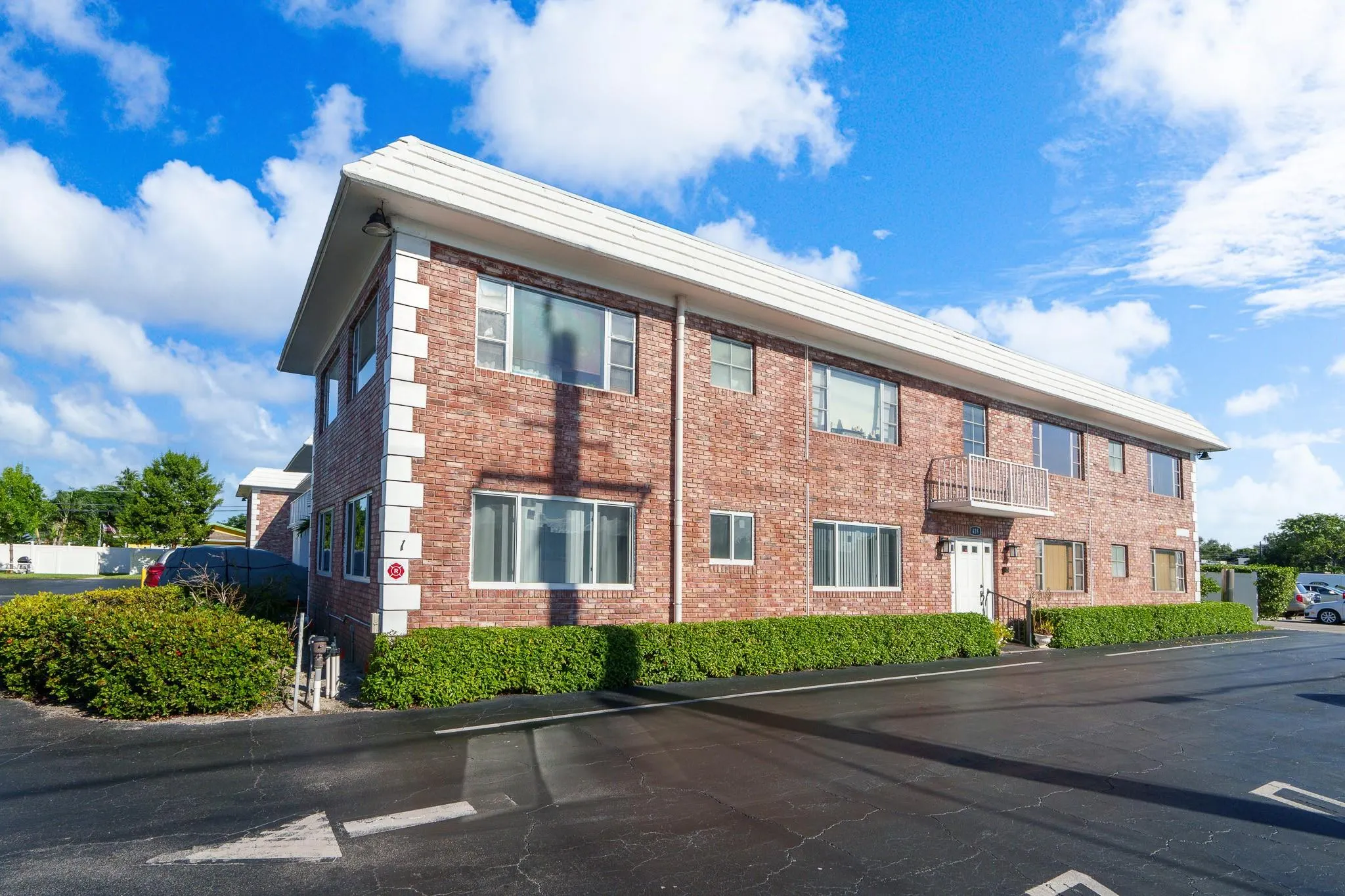 418 S Cypress Rd, #106