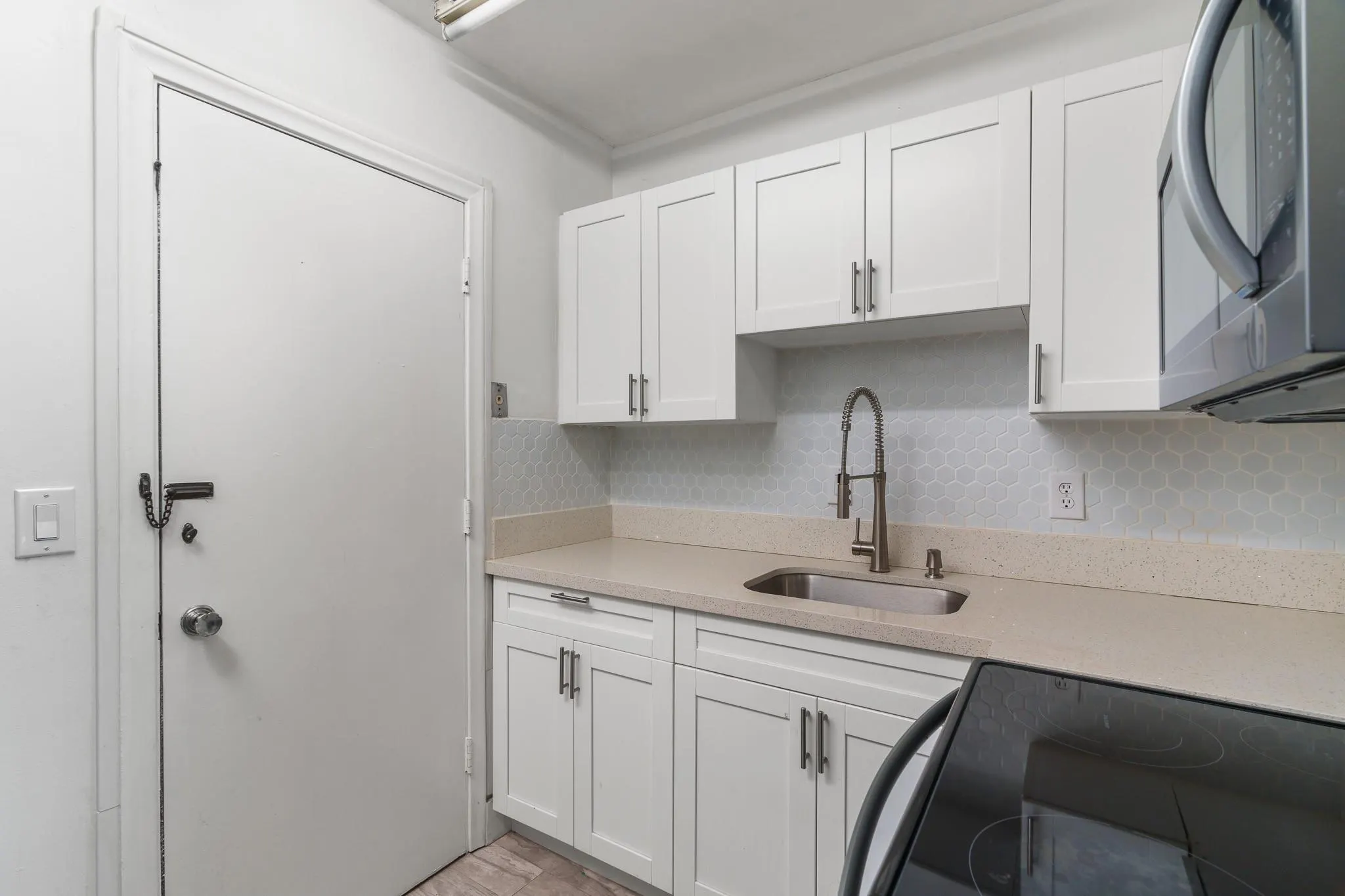418 S Cypress Rd, #106