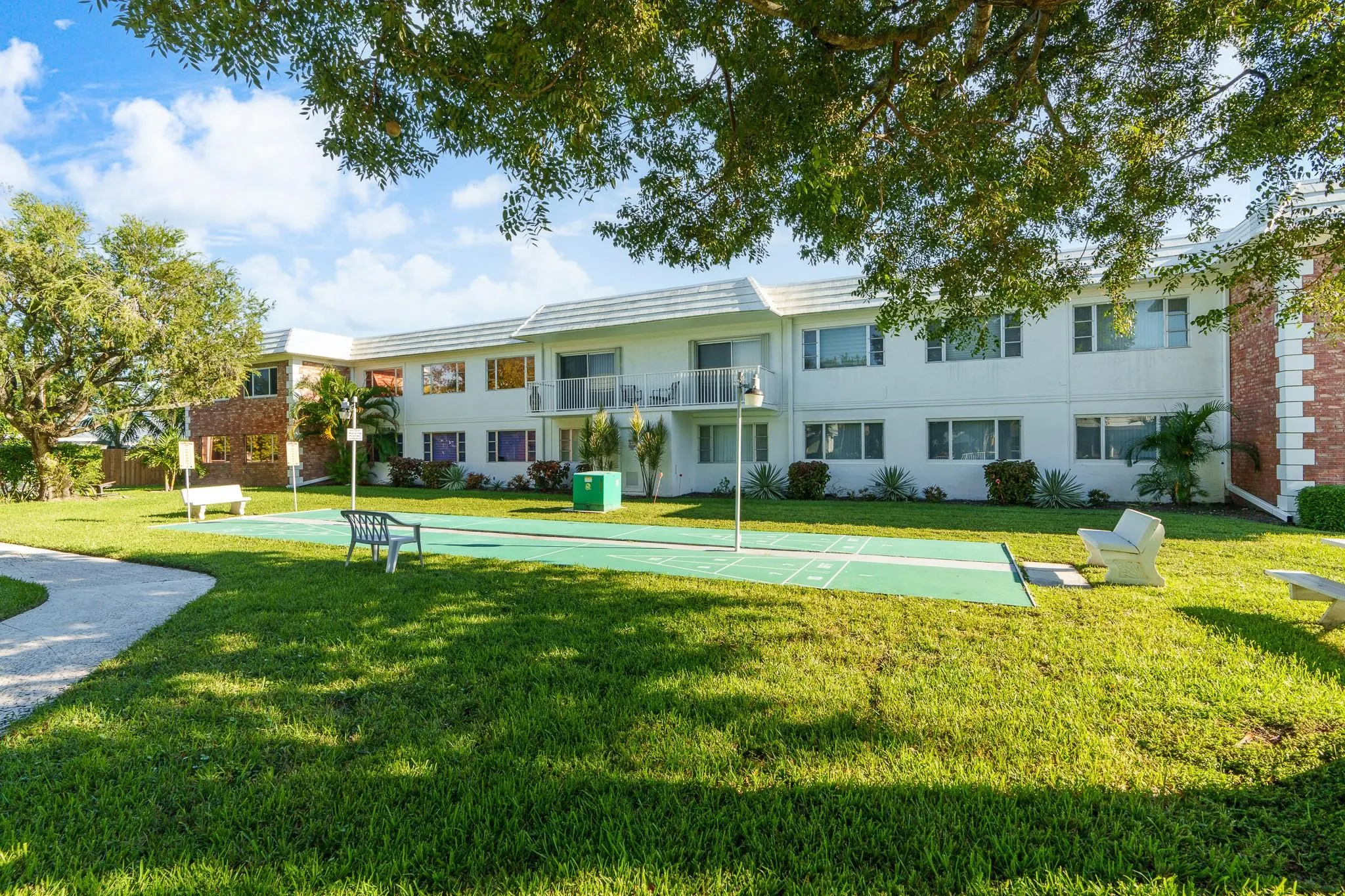 418 S Cypress Rd, #106