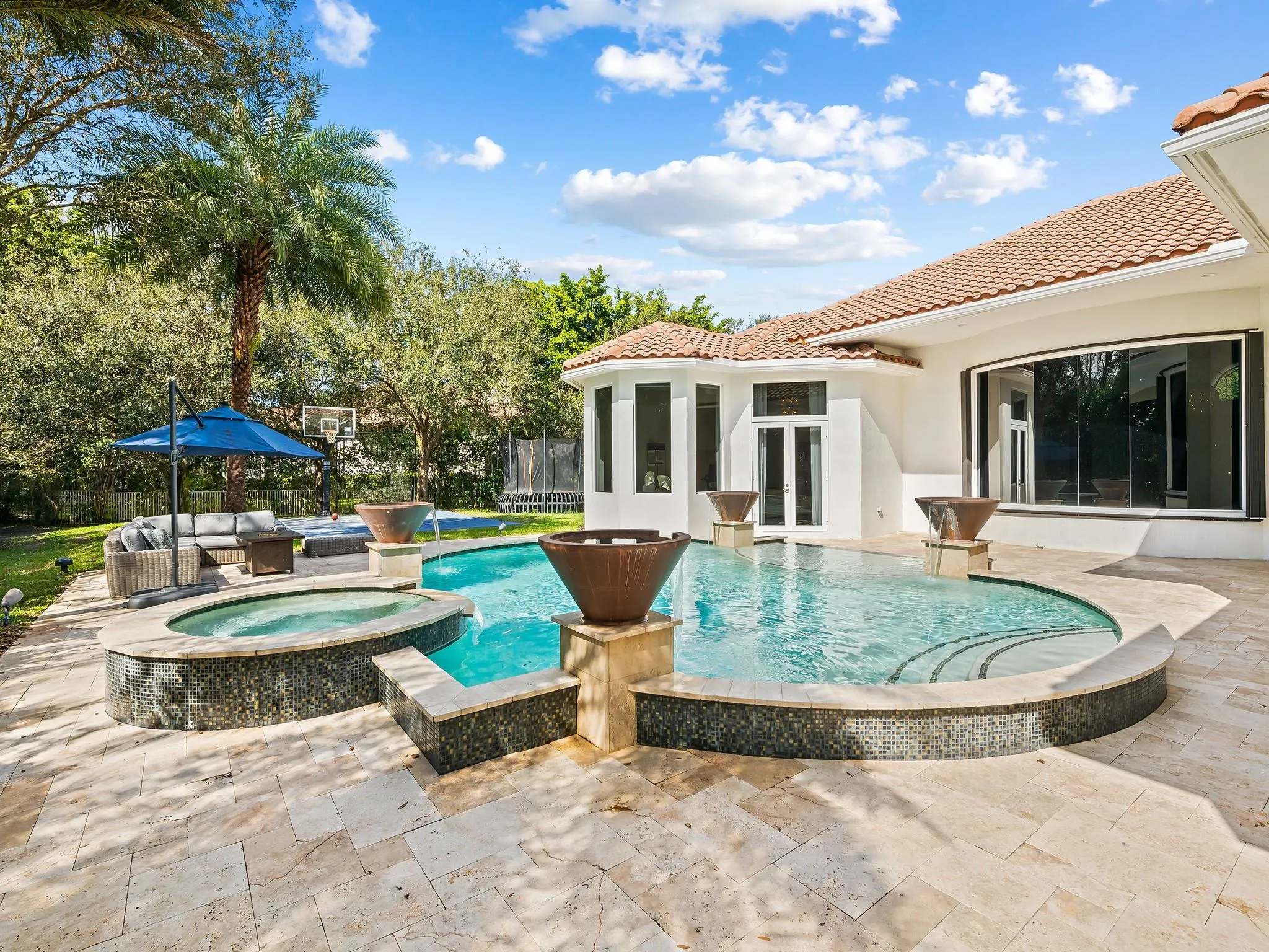 12922 Grand Oaks Dr