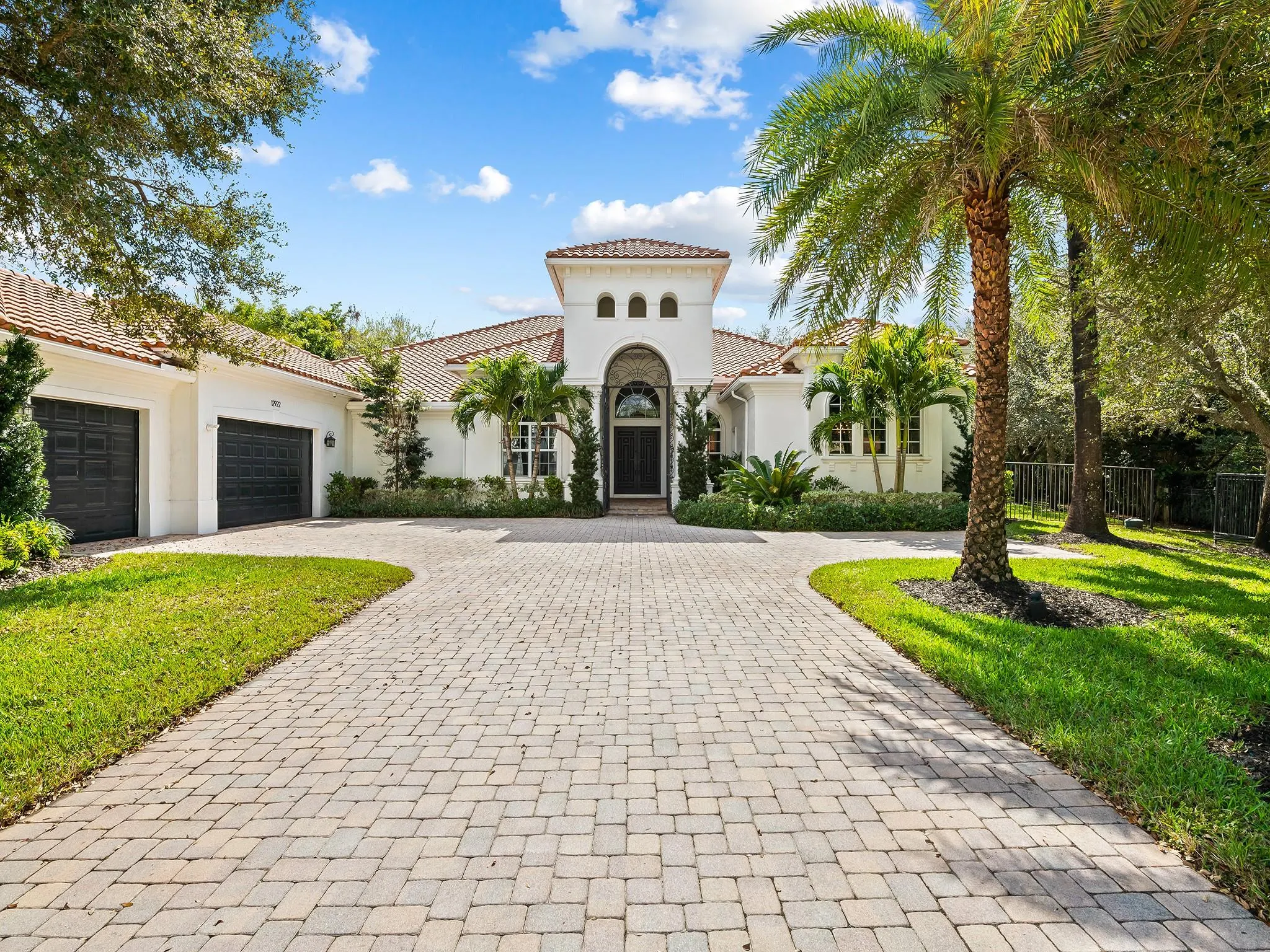 12922 Grand Oaks Dr