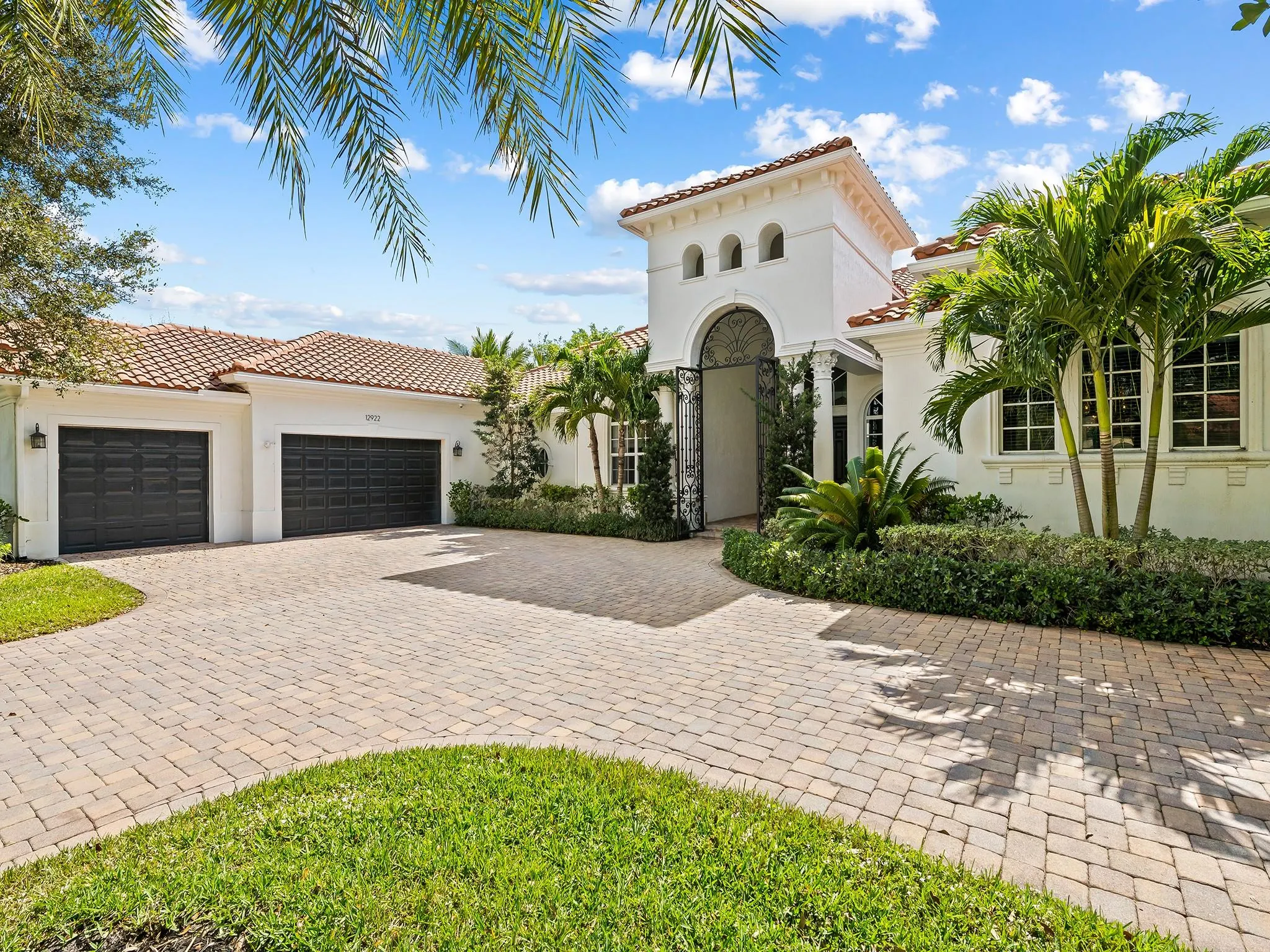 12922 Grand Oaks Dr