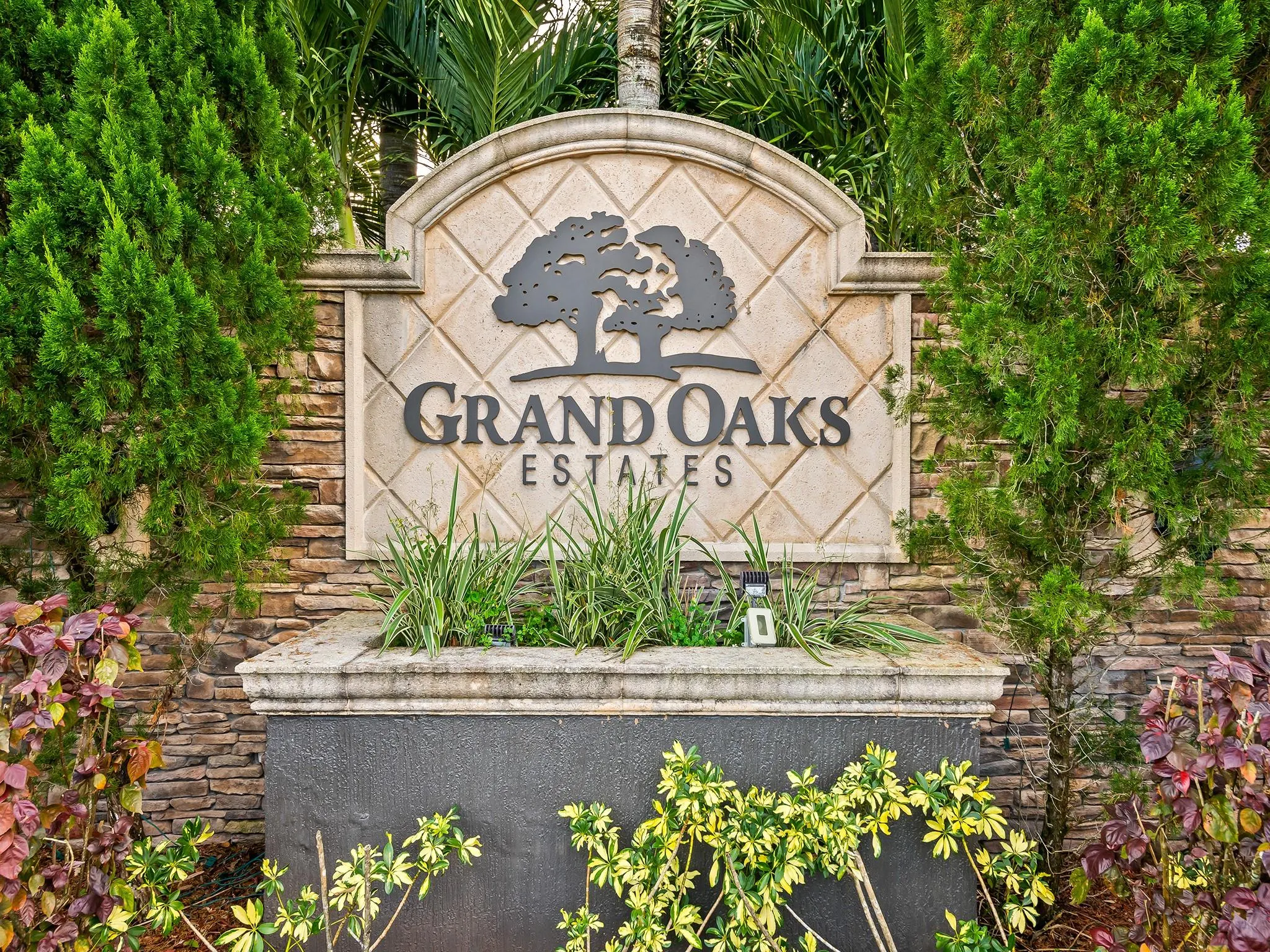 12922 Grand Oaks Dr
