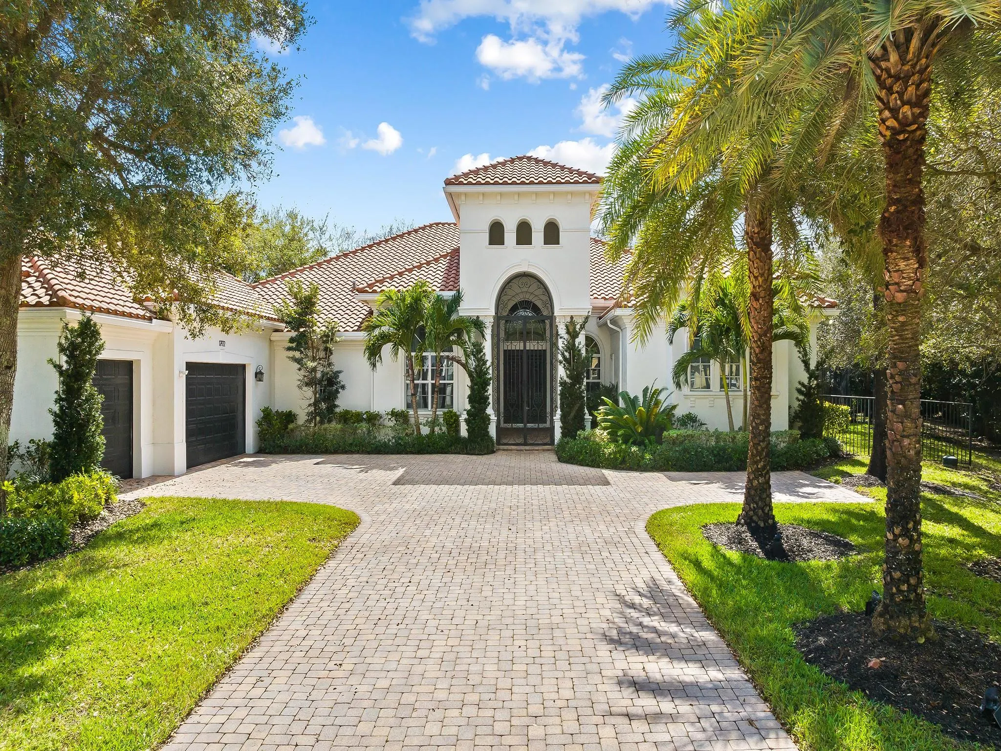 12922 Grand Oaks Dr