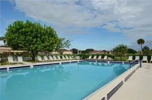 35 Pine Arbor Ln, #202