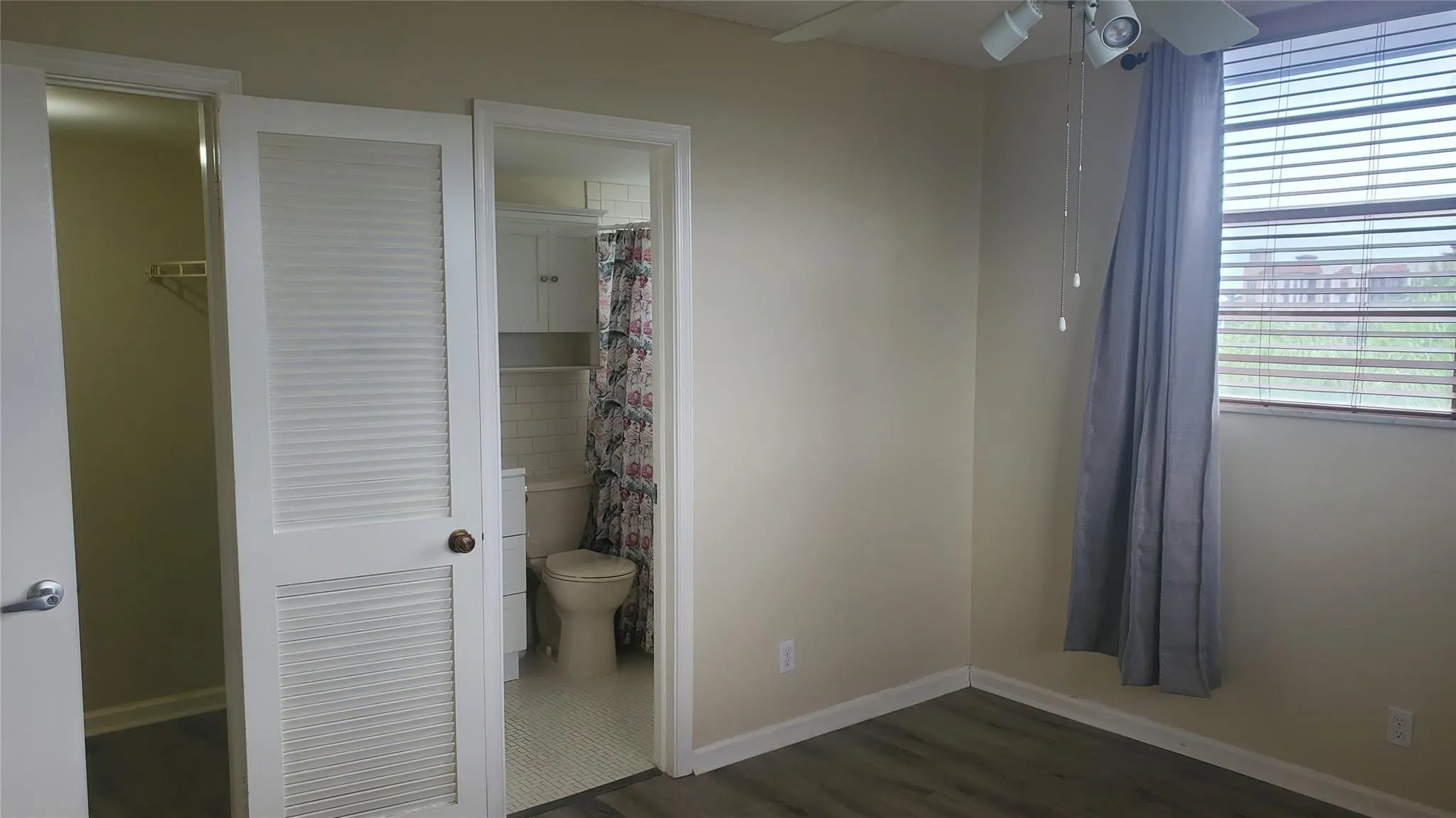 3910 Crystal Lake Dr, #403