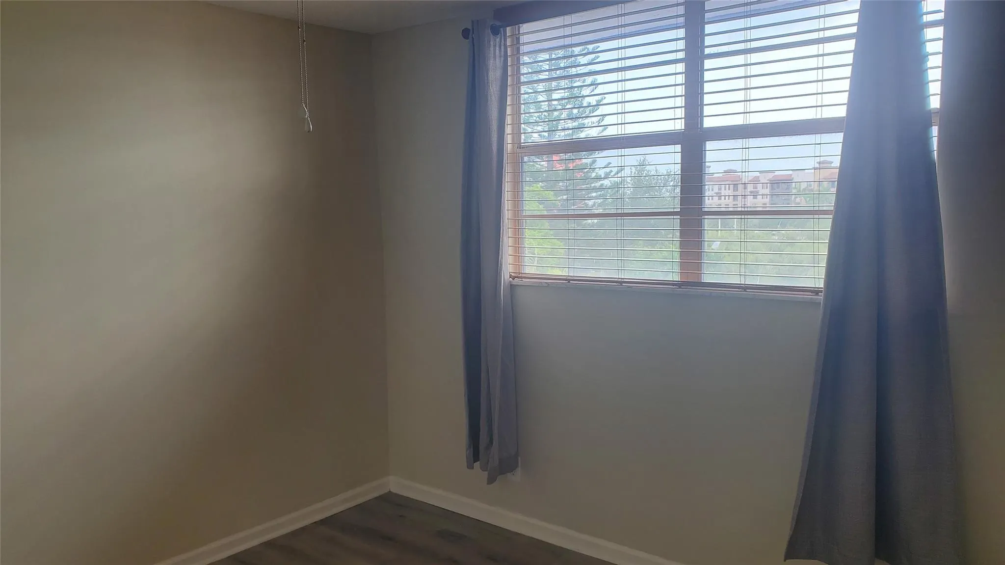 3910 Crystal Lake Dr, #403