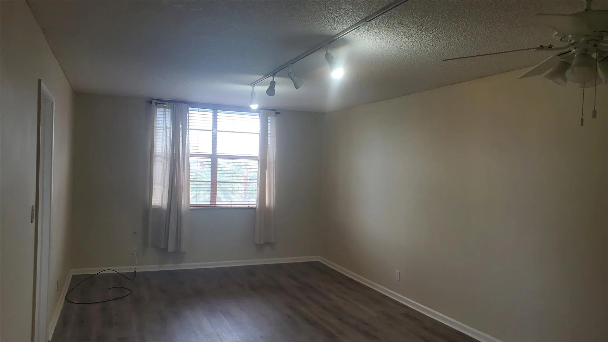 3910 Crystal Lake Dr, #403