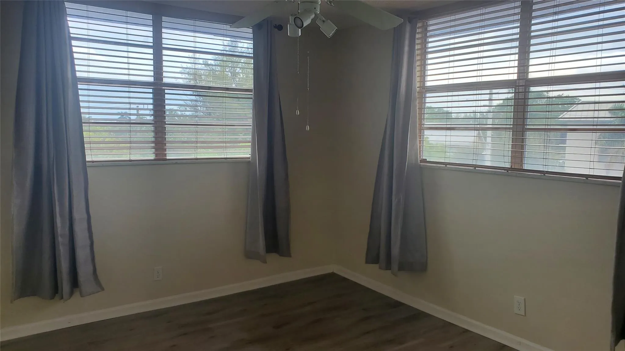 3910 Crystal Lake Dr, #403