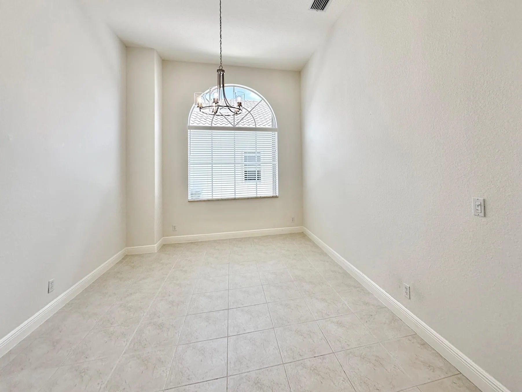 7404 NW 114th Ter