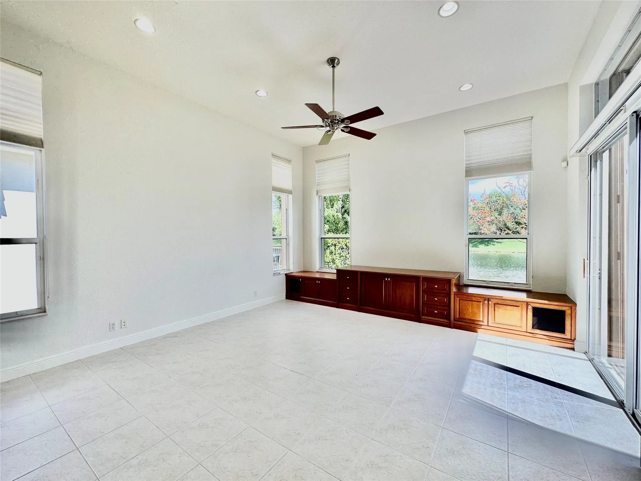 7404 NW 114th Ter