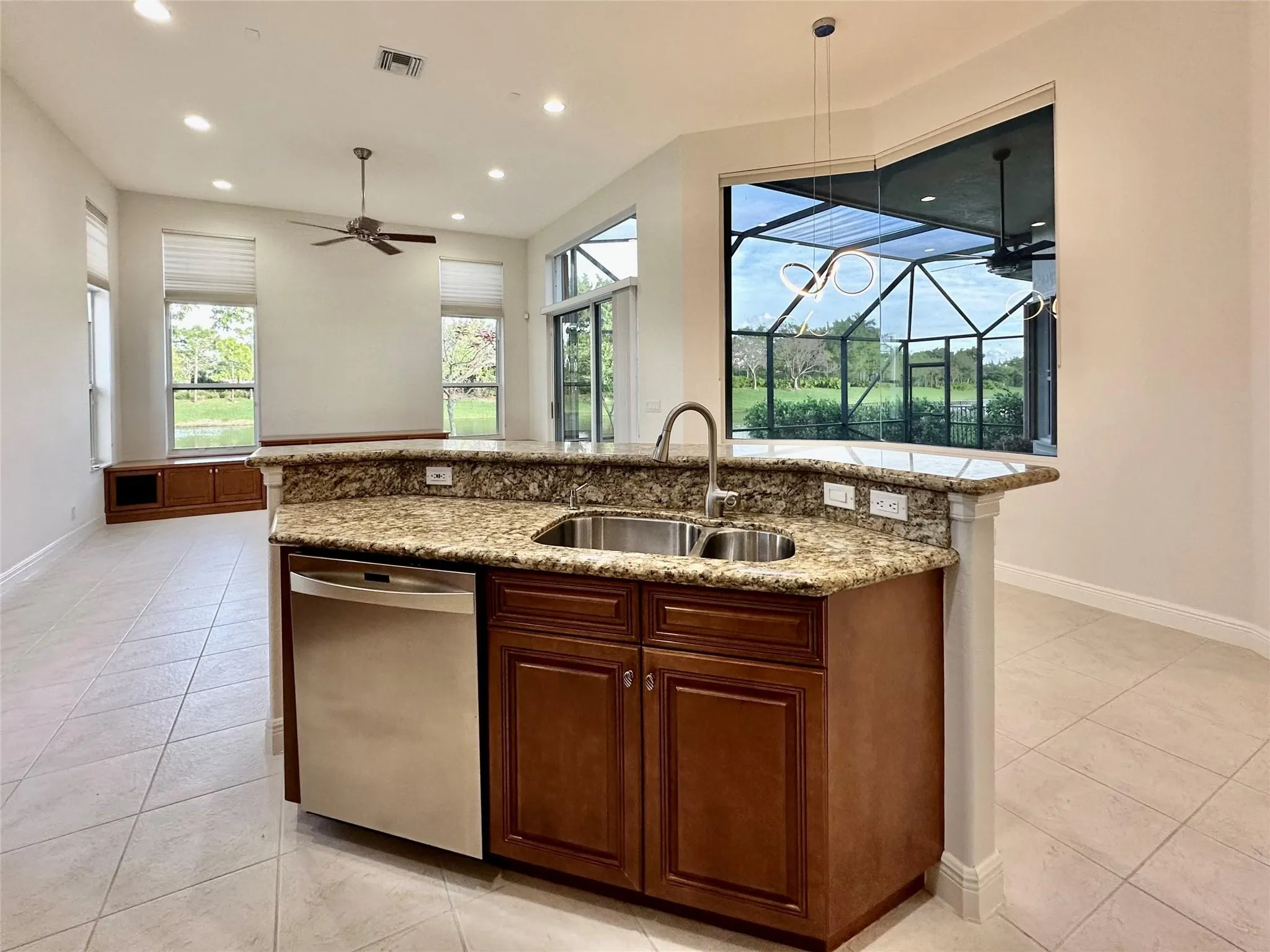 7404 NW 114th Ter