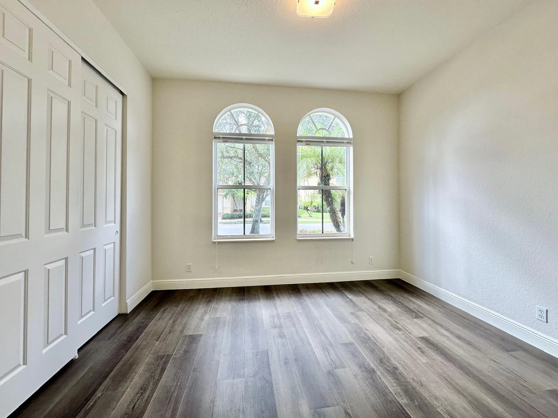7404 NW 114th Ter