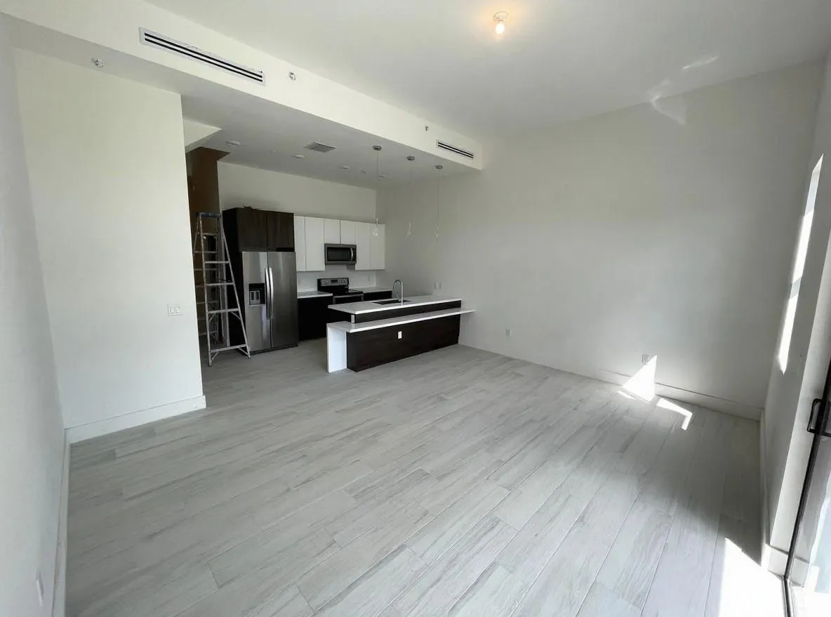 4380 NW 8th Ct