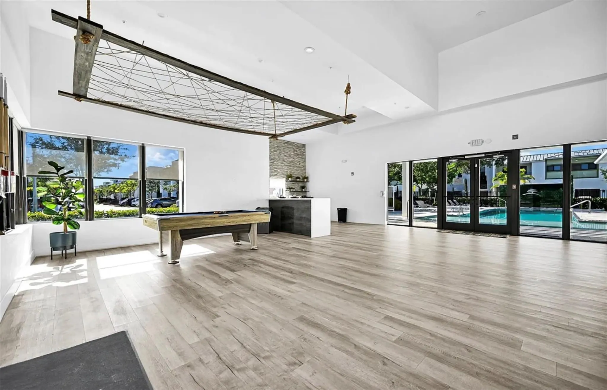 4380 NW 8th Ct