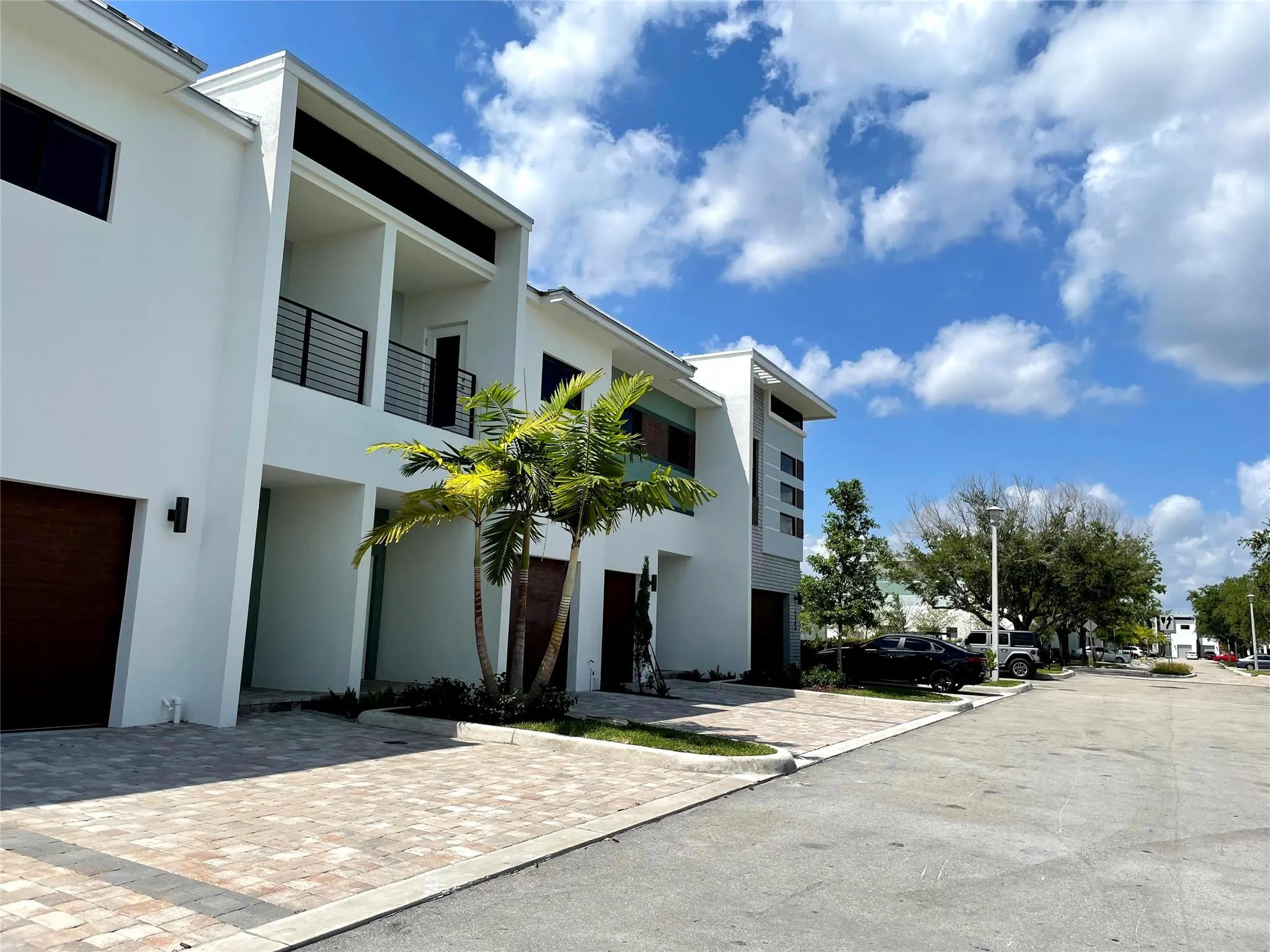 4380 NW 8th Ct