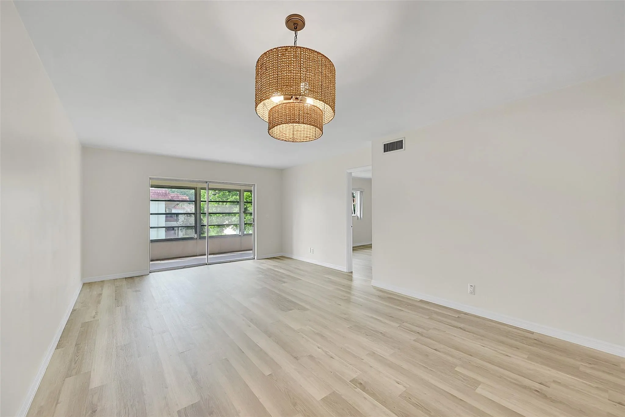 23 Abbey Ln, #202