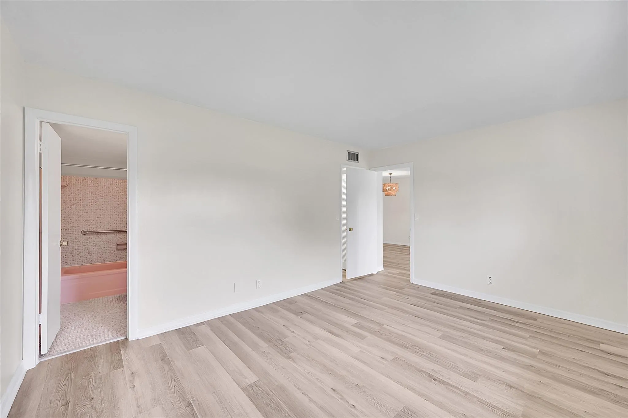 23 Abbey Ln, #202