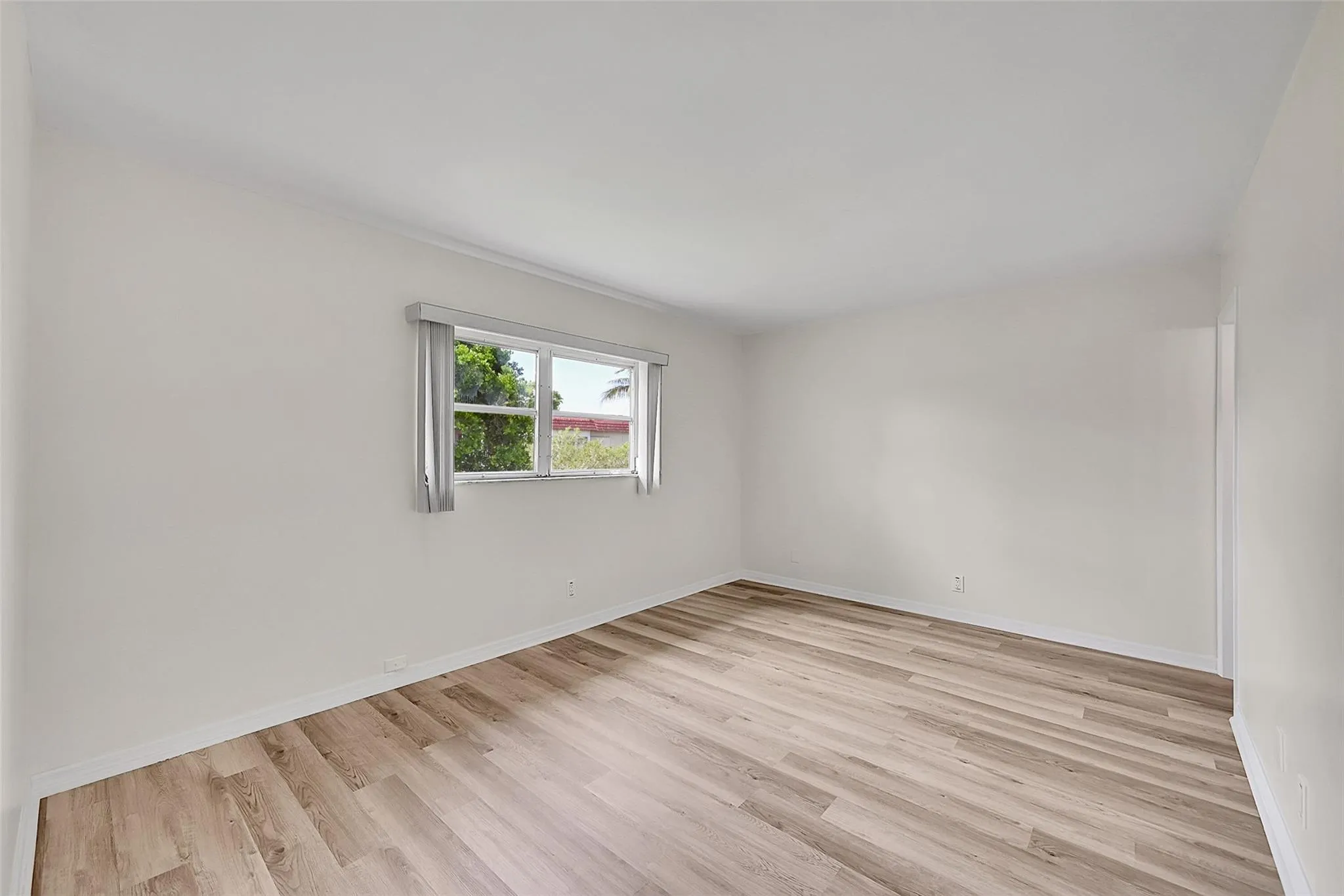 23 Abbey Ln, #202