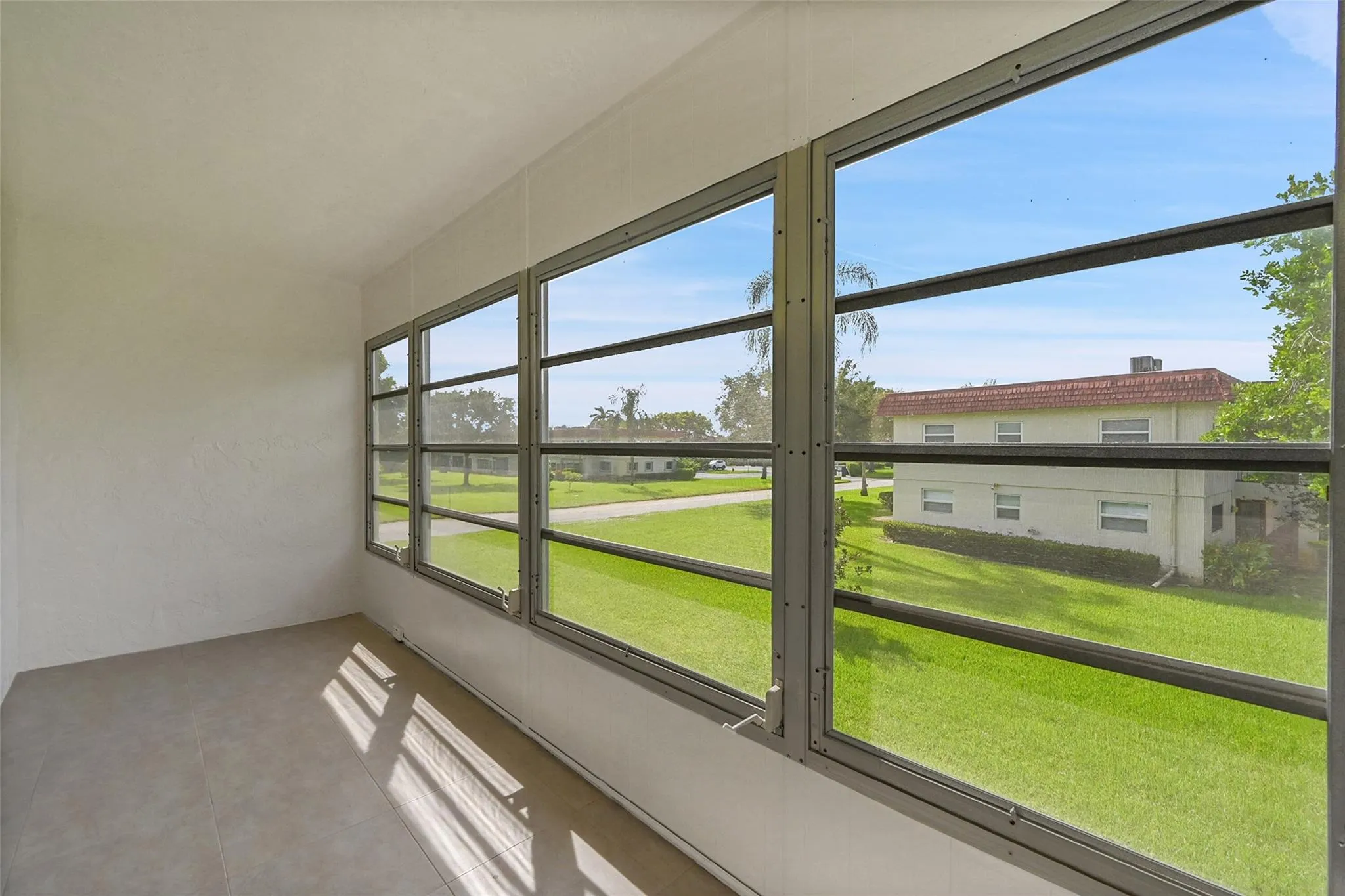 23 Abbey Ln, #202