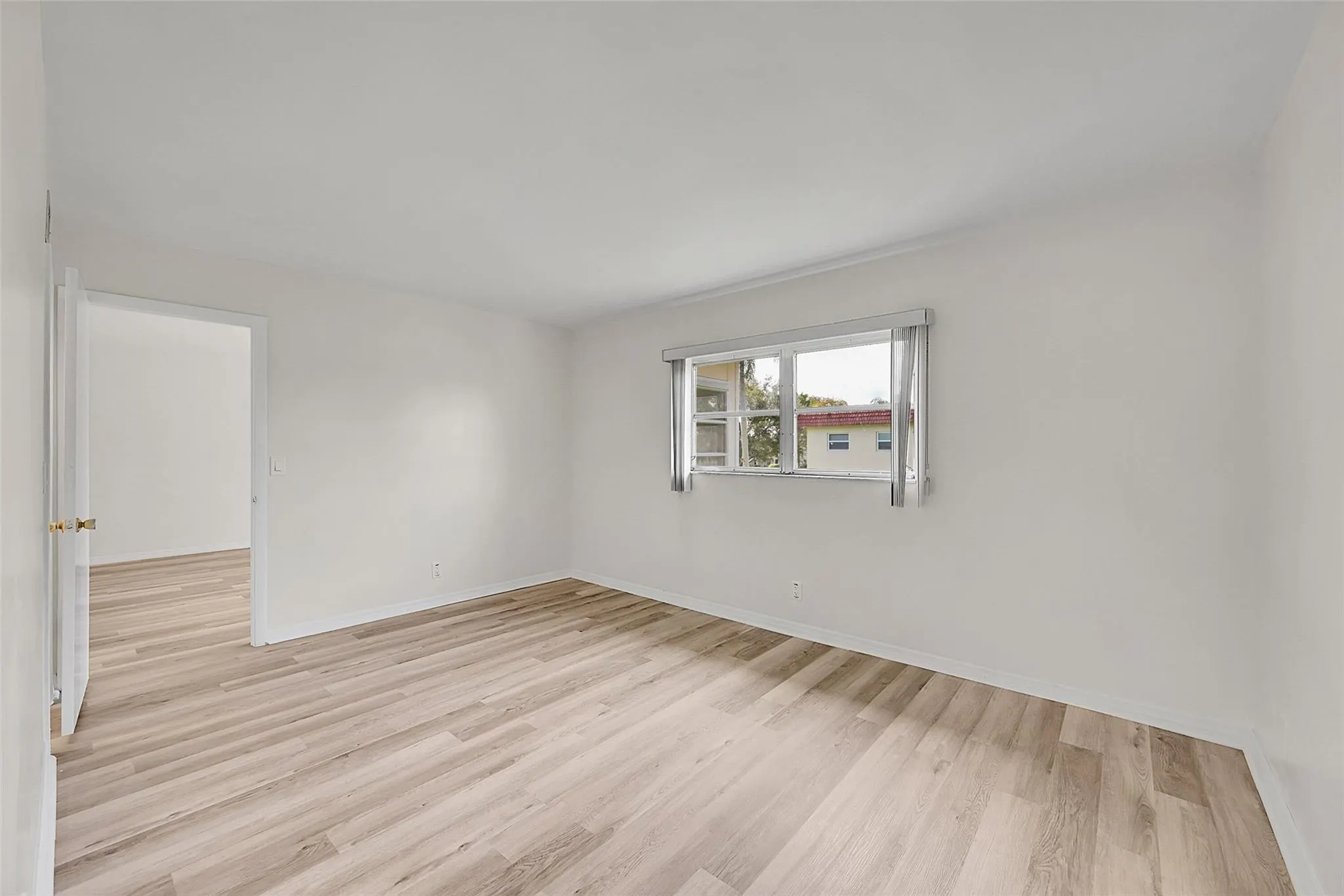 23 Abbey Ln, #202