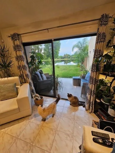 818 NW 79th Ter, #0