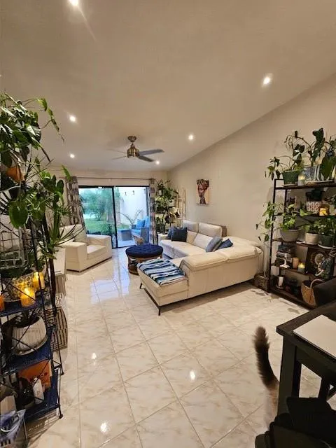 818 NW 79th Ter, #0