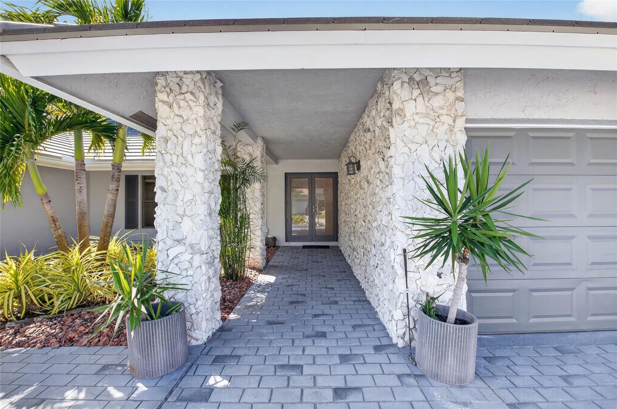 10182 Boca Woods Ln