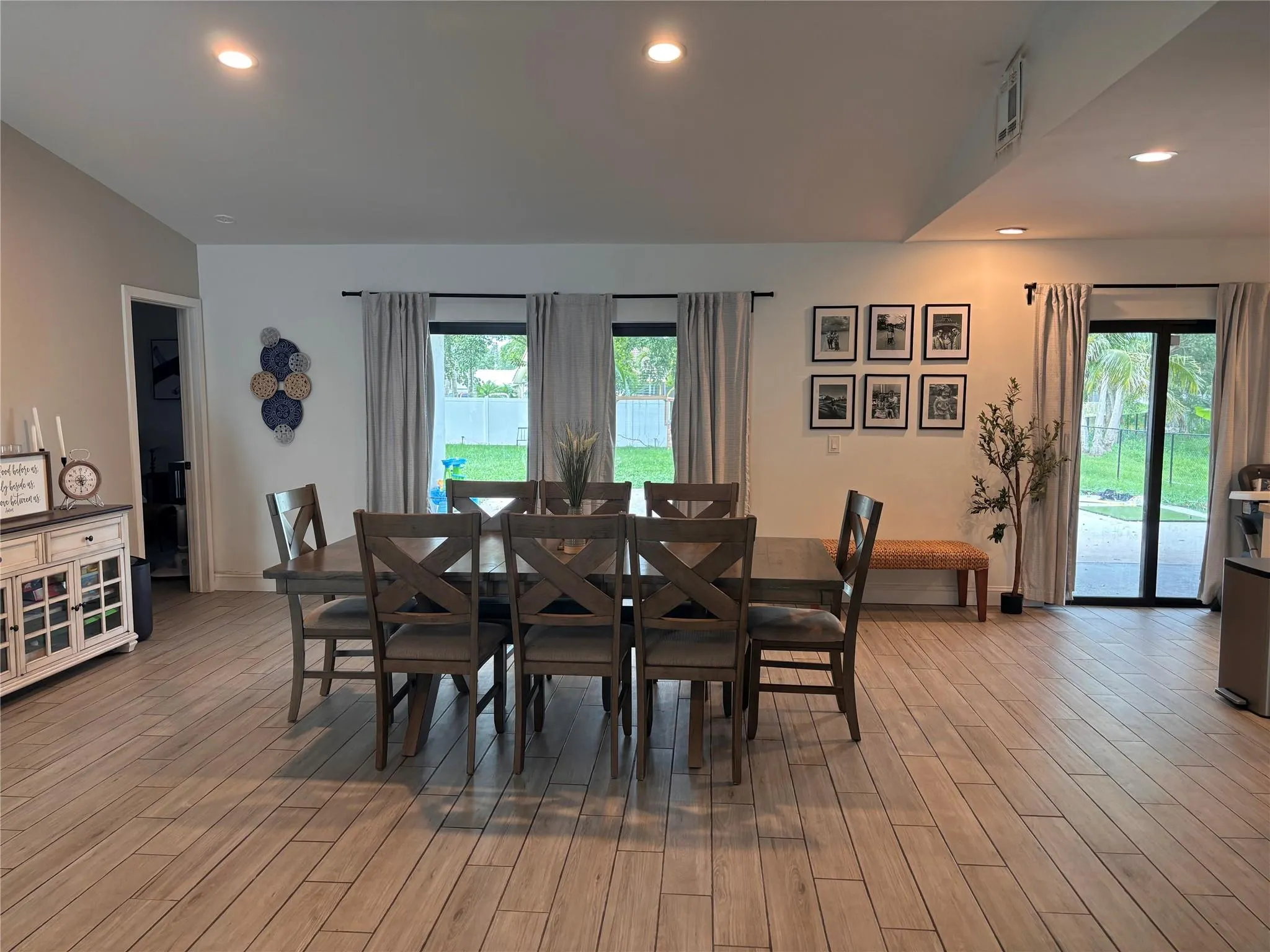 11601 NW 39th St