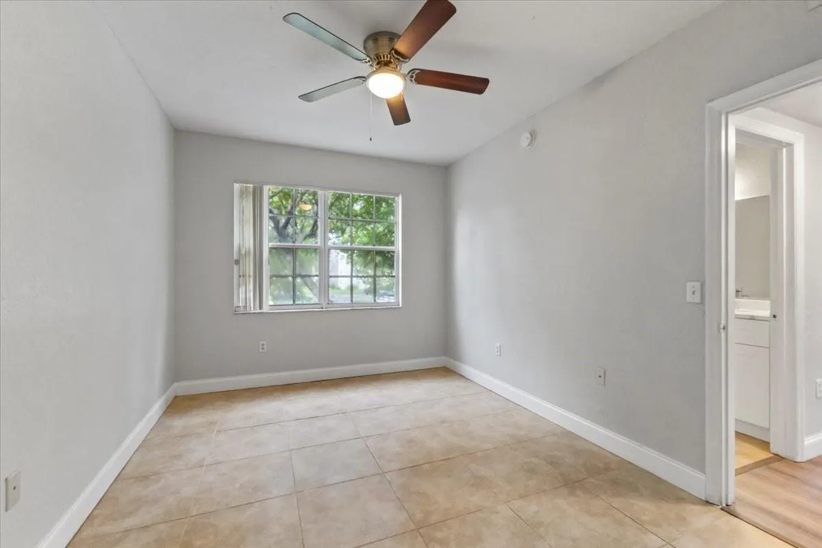 2301 Belmont Ln, #2301