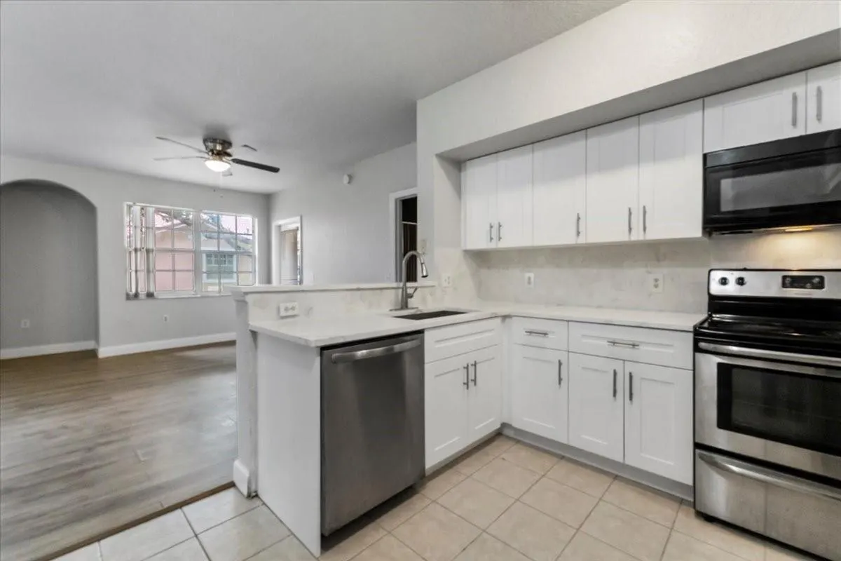 2301 Belmont Ln, #2301