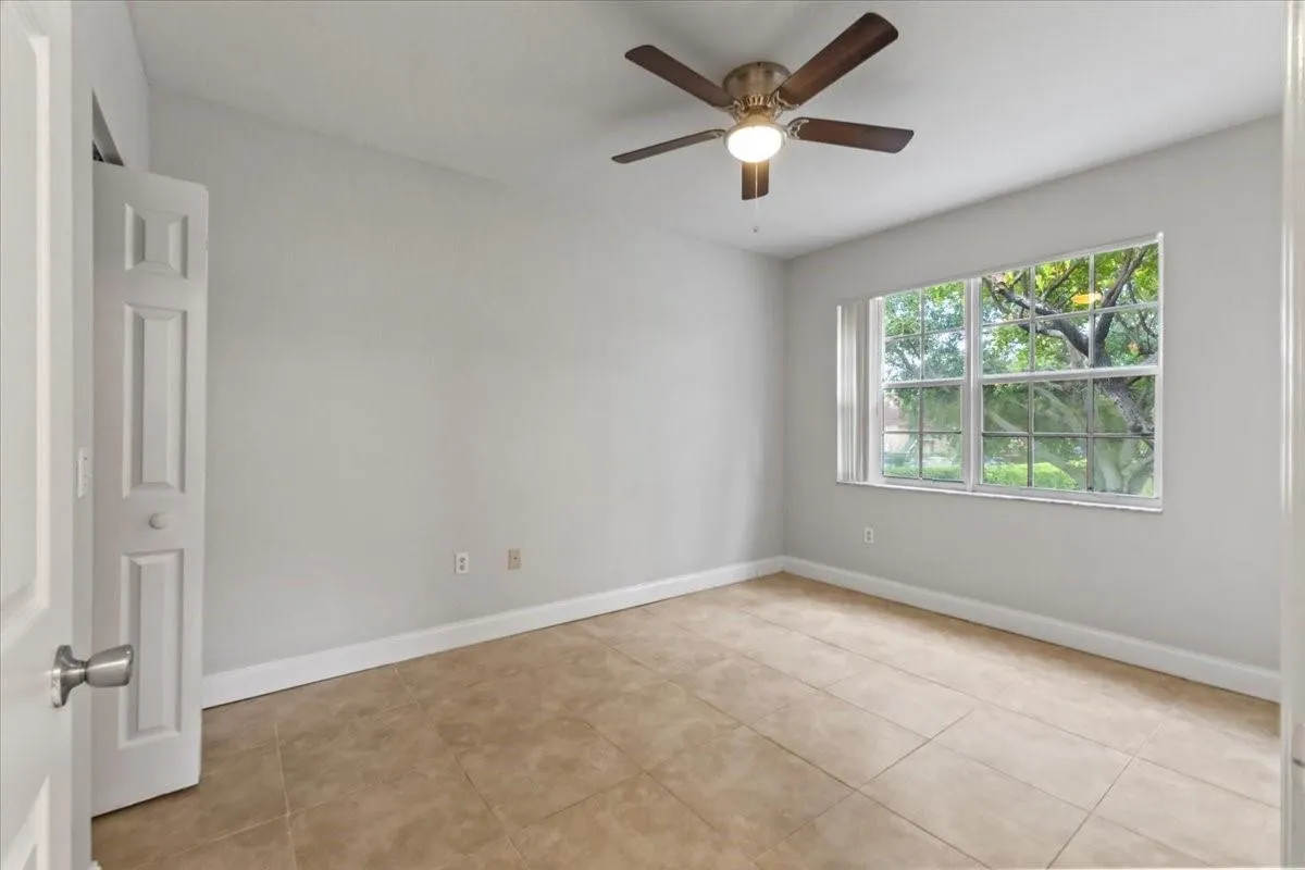 2301 Belmont Ln, #2301