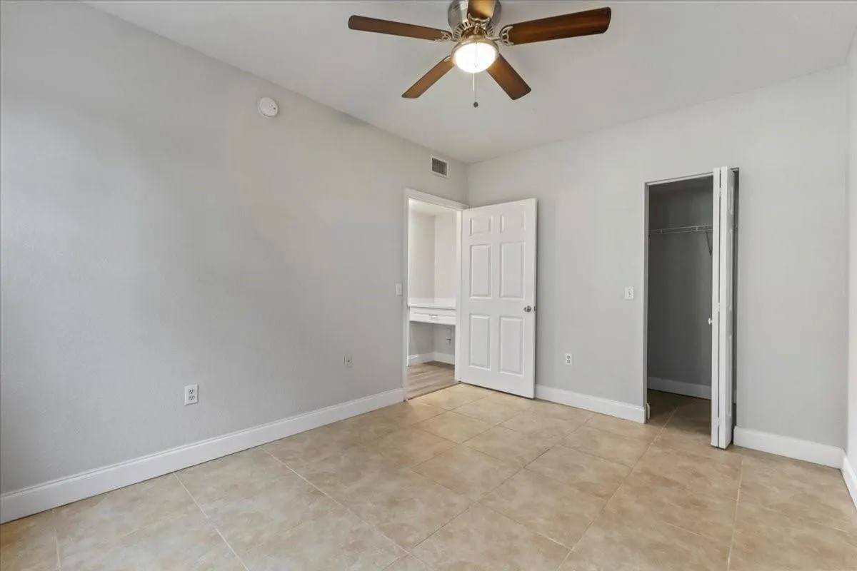 2301 Belmont Ln, #2301