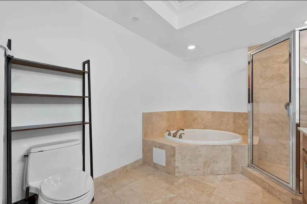 9 NE 20th Ave, #302