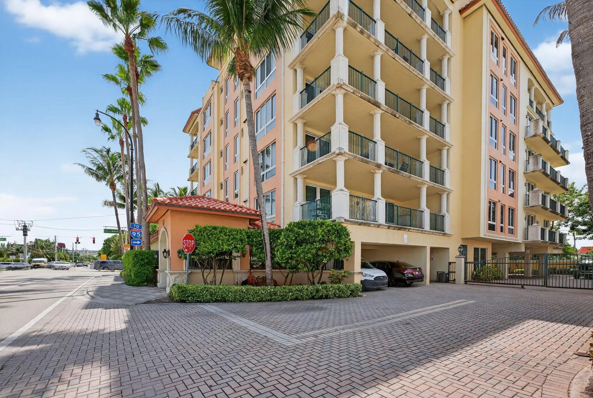 9 NE 20th Ave, #302