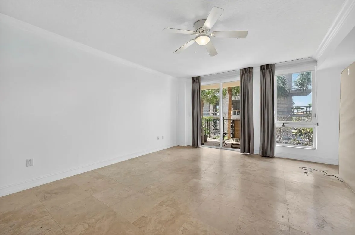 9 NE 20th Ave, #302